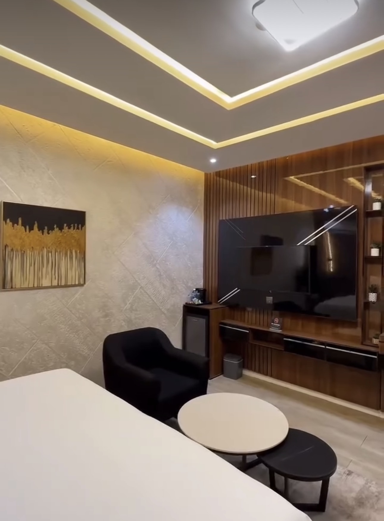 Fullbliss Hotel and Suite